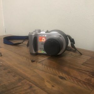 Sony CD Mavica 3.3 megapixel camera